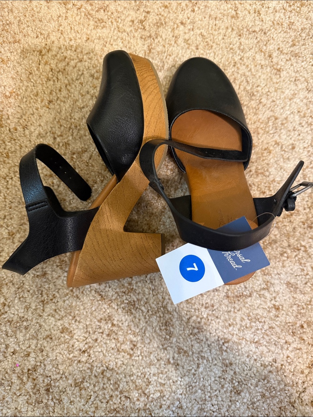 Universal Thread Black and Tan Block Heel Sandals